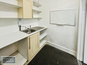 HIGH STREET- click for photo gallery